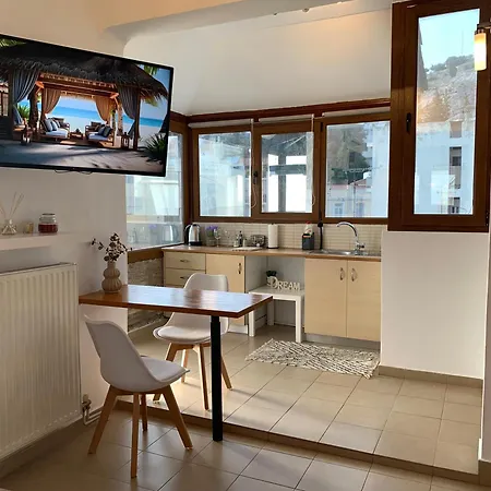 Acropolis View Apartment *